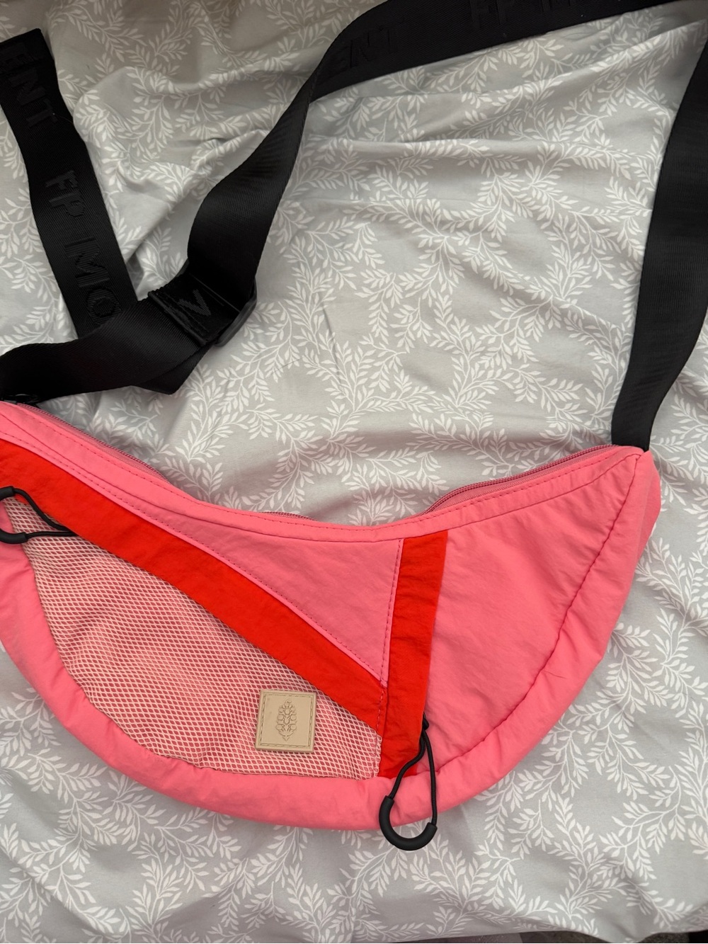 FP Movement Small multipocket bag - Picture 2 of 5